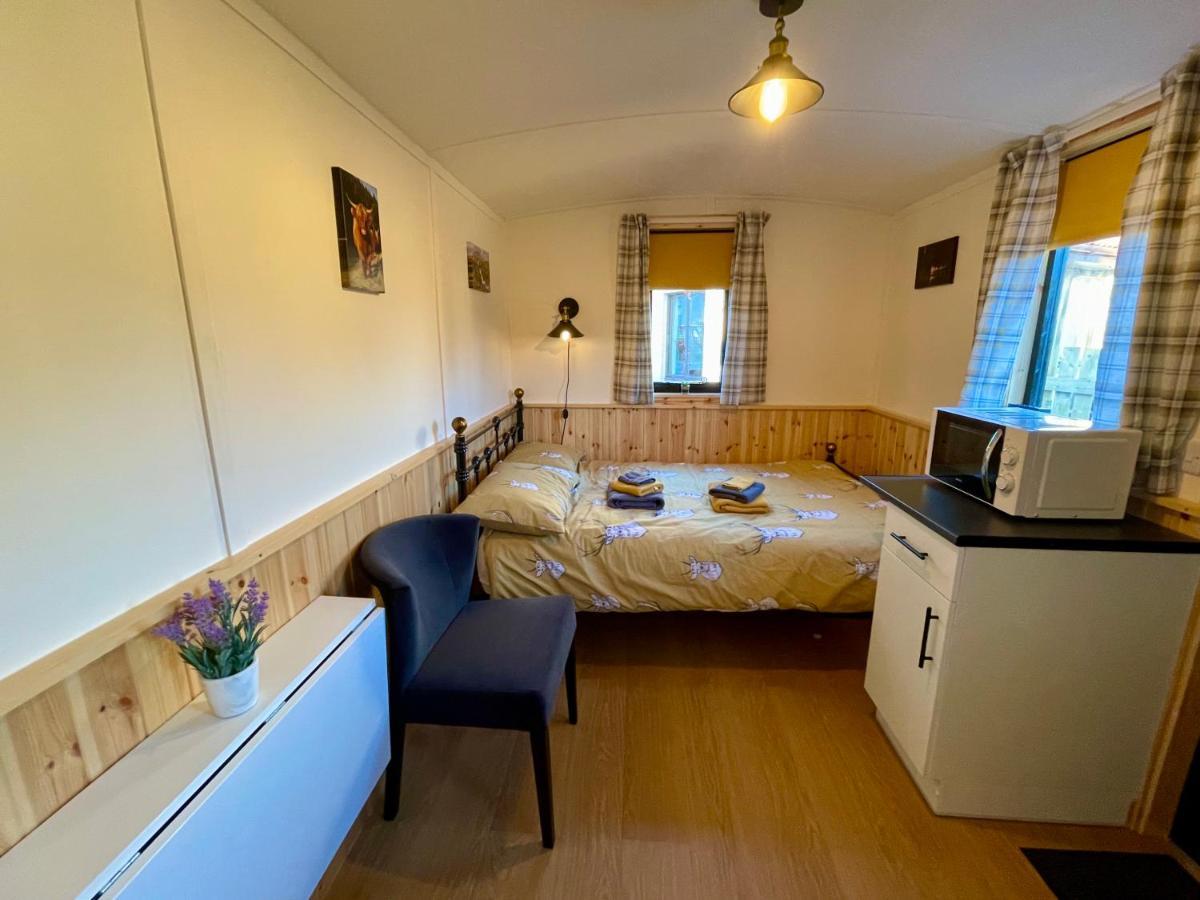 פורט ויליאם Per Ardua Shepherds Hut מראה חיצוני תמונה